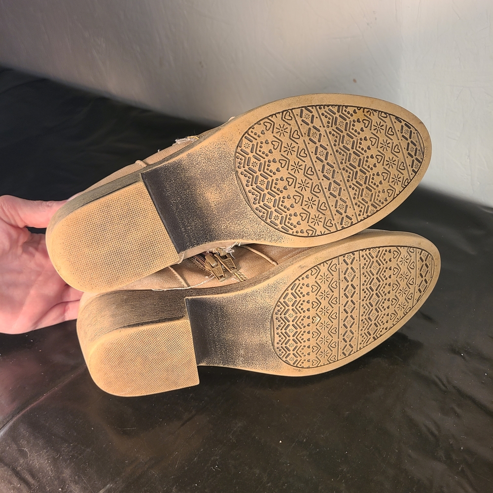 Maurices suede ankle boots - Picture 10 of 12